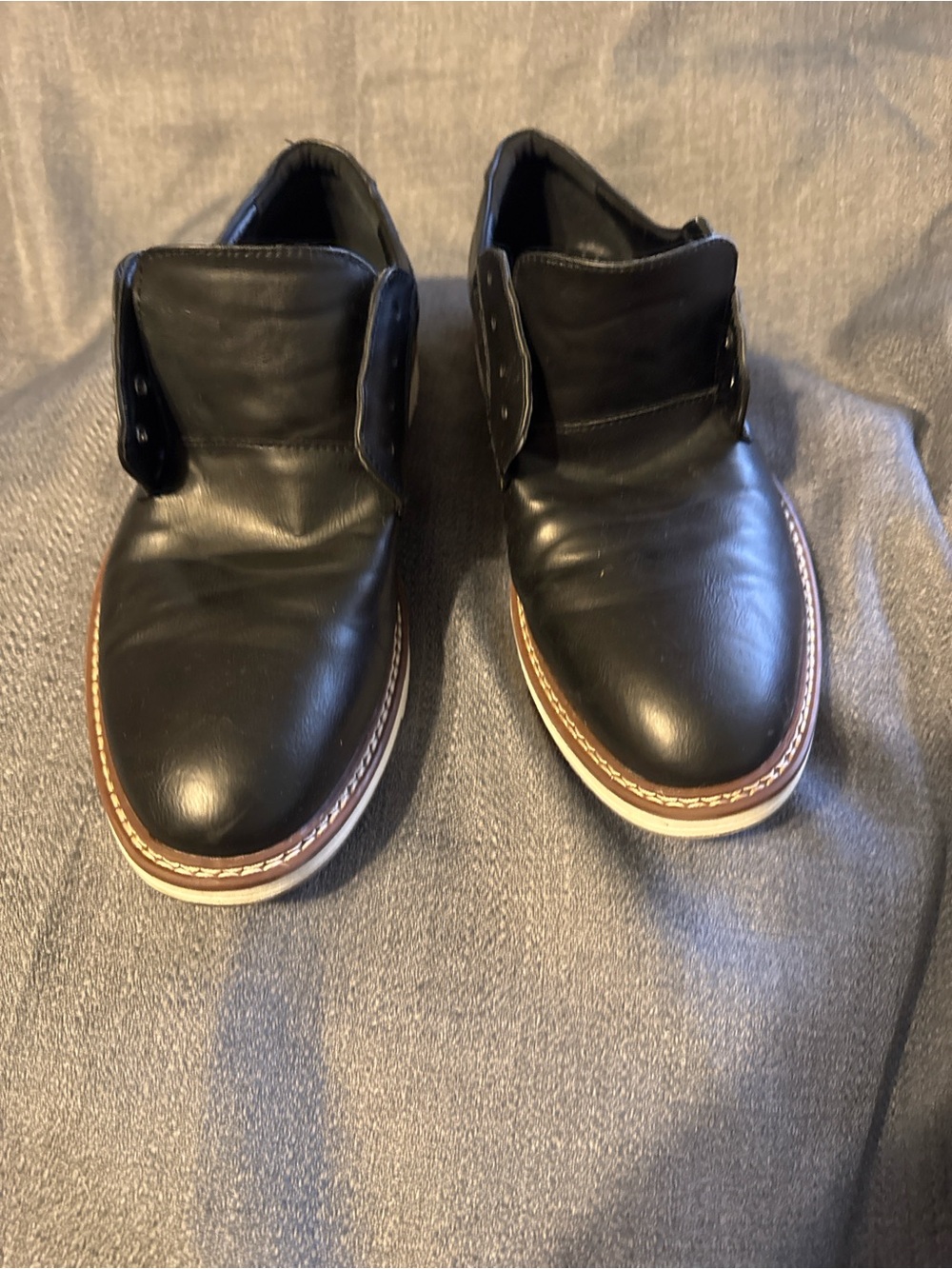 Perry Ellis Black Leather Chukka Boots with Brown Trim